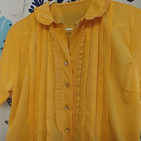Vintage 60s Yellow Blouse With Rhinestone Buttons - Picture 5 of 8